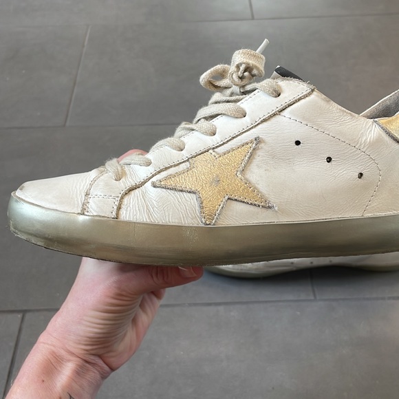 Golden Goose Superstar distressed sneakers with gold star and heel tab. Size 8 - Picture 9 of 9